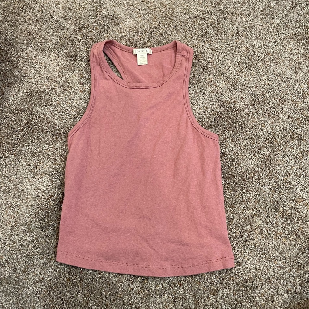 pink tank top